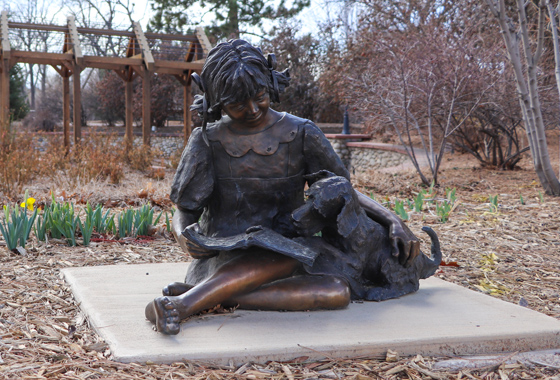 Dorothy sculpture
